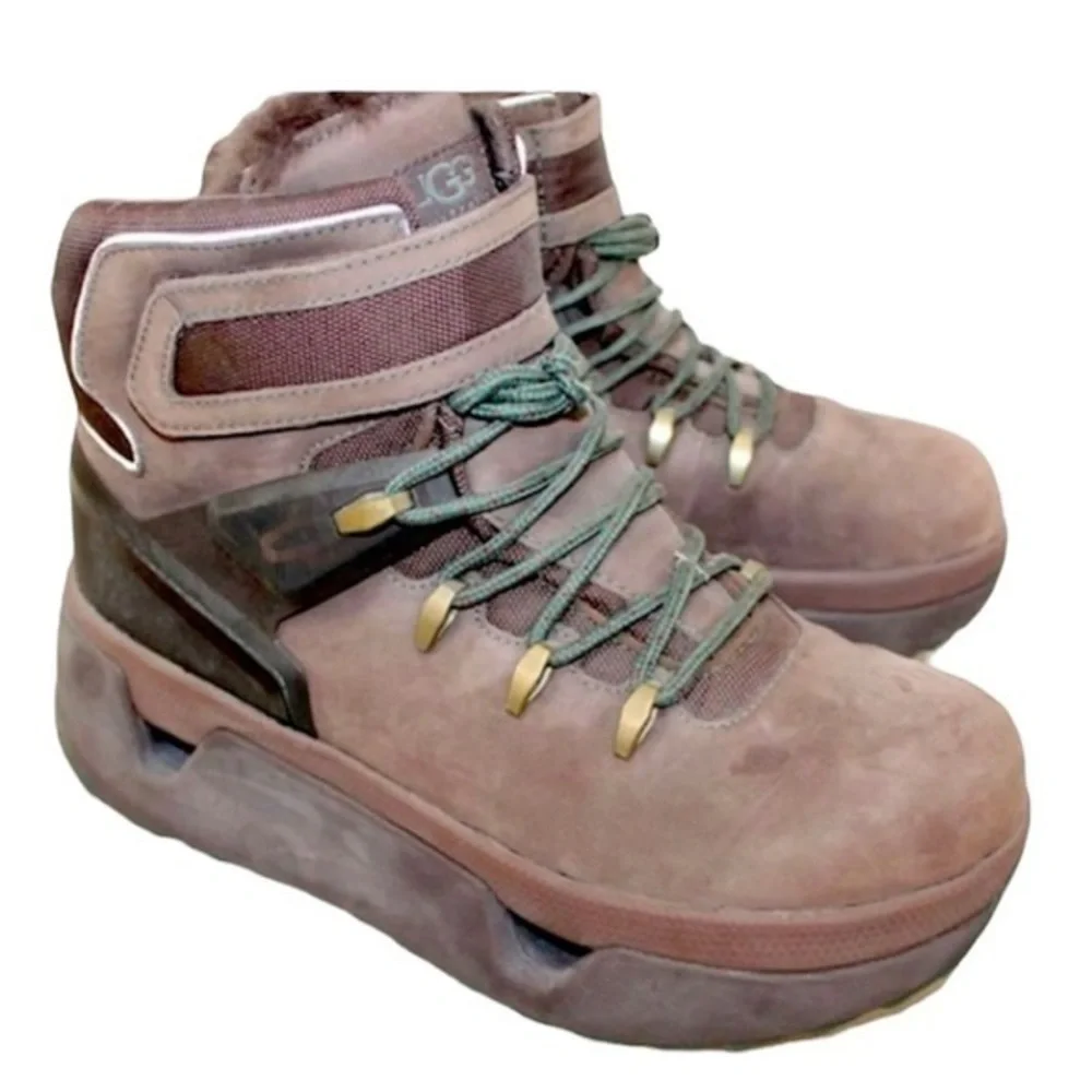 Waterproof Hiking / Snow UGG Boots 🥾Size: 10 / 43